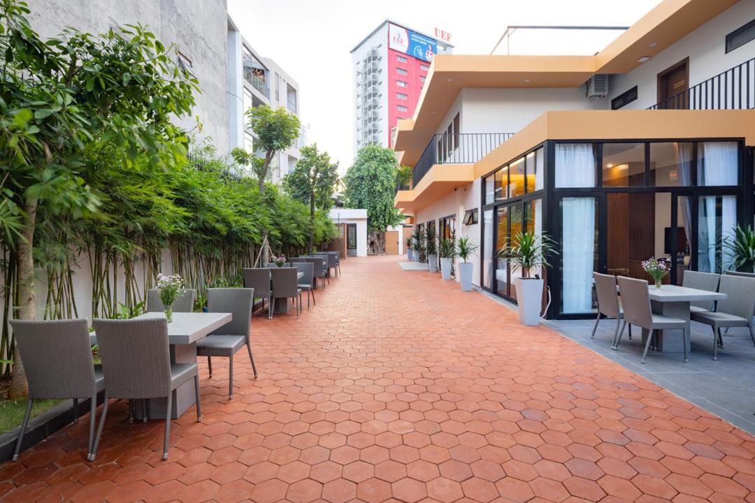 Khách sạn hẻo lánh Terracotta Saigon *